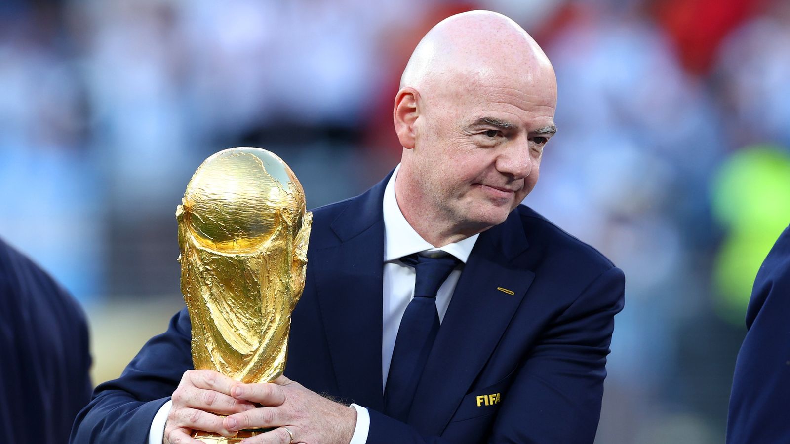 世界杯:国际足联主席贾尼·因凡蒂诺提供3000万英镑激励,促使成员支持有争议的私人投资计划