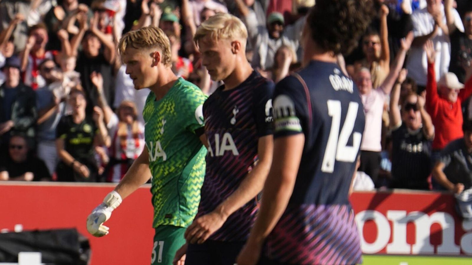 布伦特福德 3-0 热刺:大手笔引援的热刺在新赛季英超首战中惨败